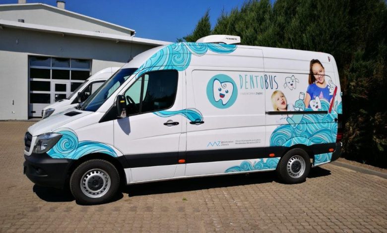 Leczenie w dentobusach w 2022 roku kosztowało NFZ 1,5 mln zł